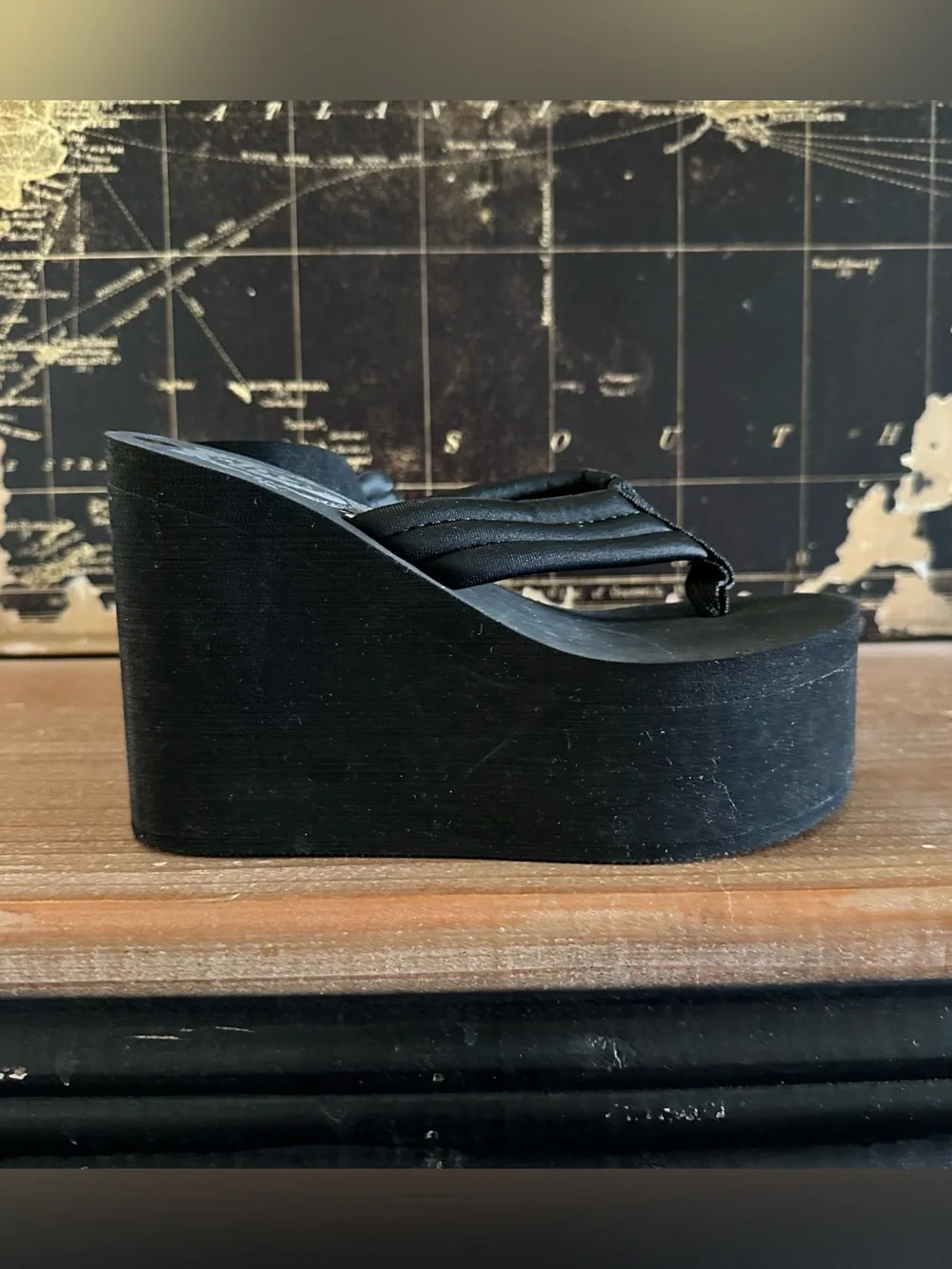 NWOT Platform Flip Flops
